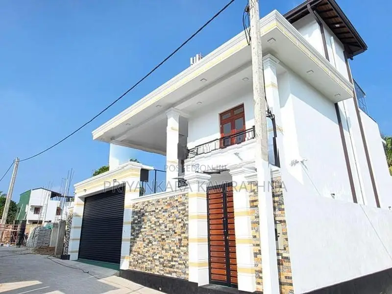 Luxury House For Sale in Boralasgamuwa