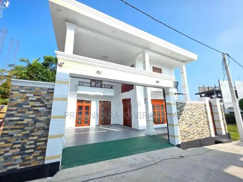 Luxury House For Sale in Boralasgamuwa
