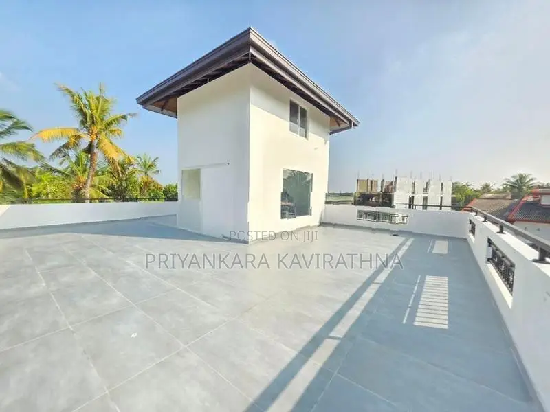 Luxury House For Sale in Boralasgamuwa