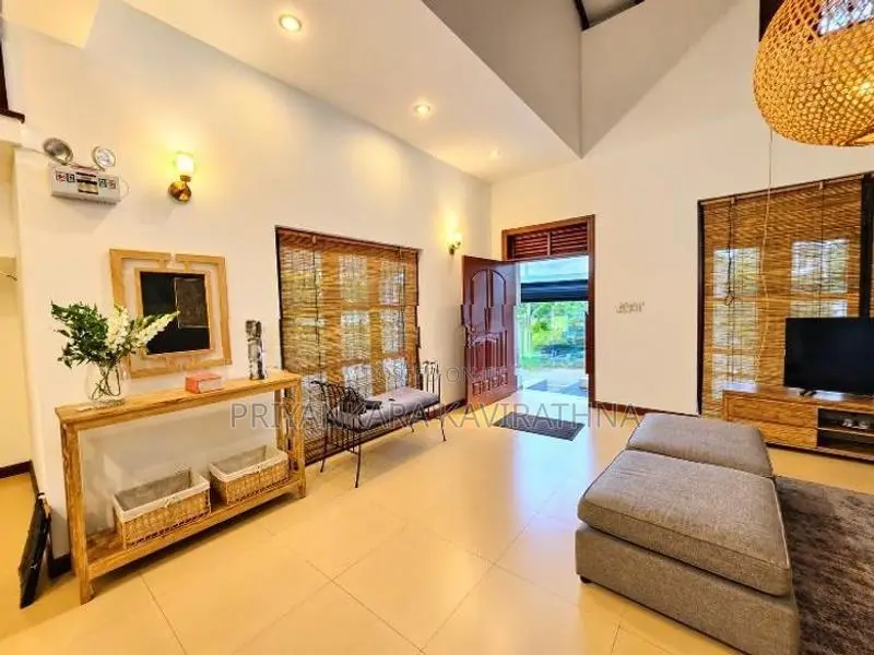 Fully Furnished / Luxury House For Sale in Piliyandala