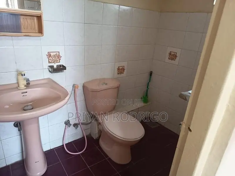 Nawala Gunasekara gardens, 03 Bedroom upstairs House for Rent