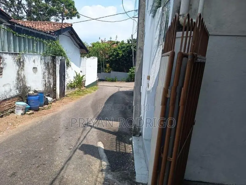 Nawala Gunasekara gardens, 03 Bedroom upstairs House for Rent