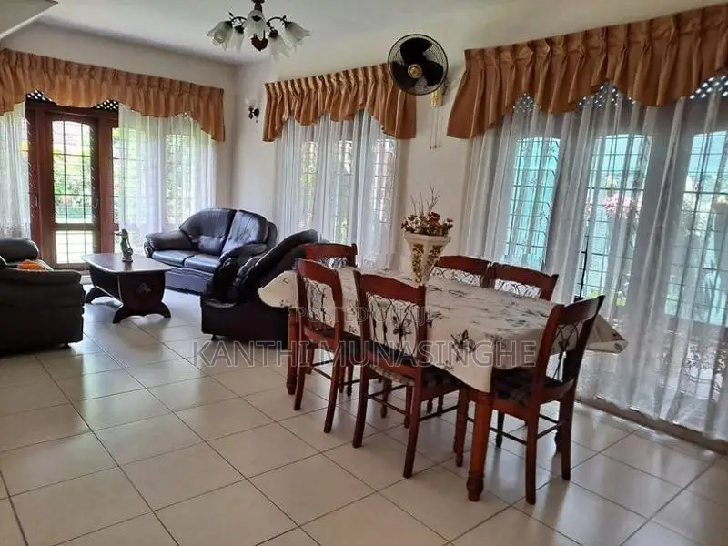Downstai Bedroom Fully Furnished House For Rent – Battaramulla