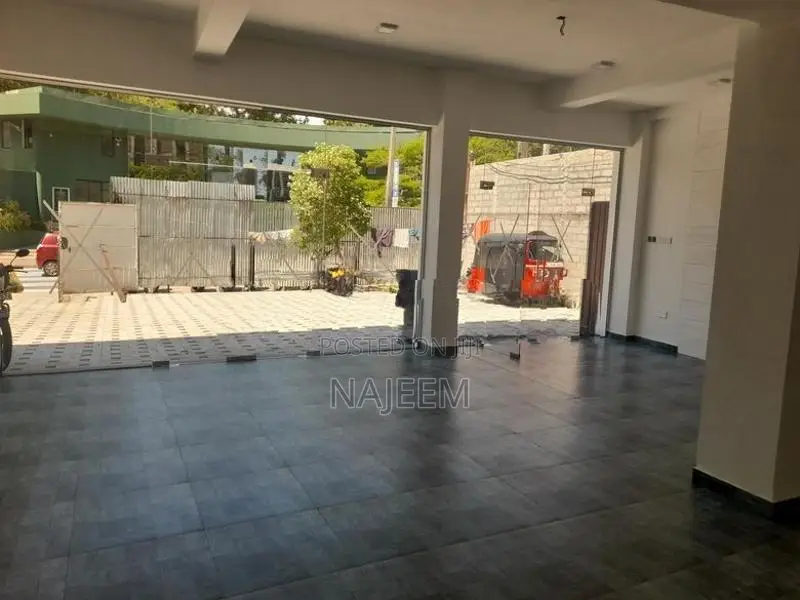 Building Fo Rent Moratuwa Galle Road Facing