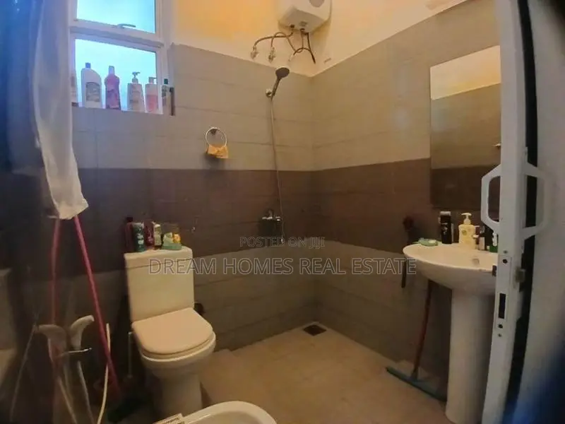 Charming 2-Bedroom House in Asiri Uyana, Kotagedara