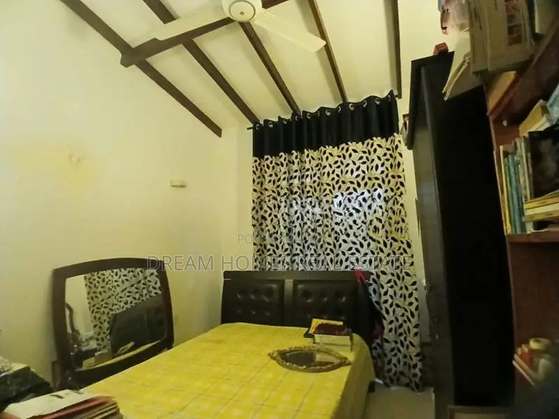Charming 2-Bedroom House in Asiri Uyana, Kotagedara