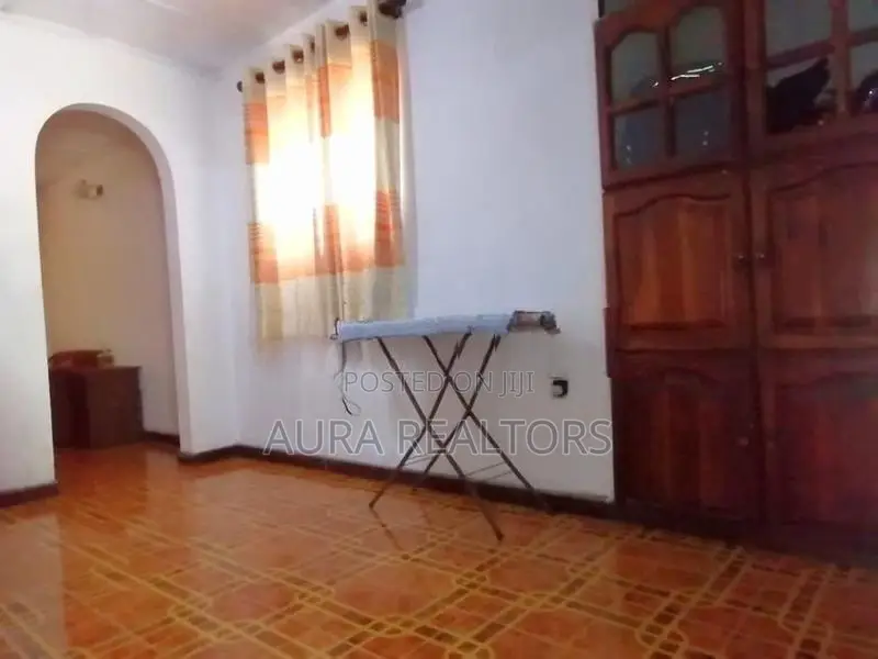 Land with House for Sale in Arangala ( P-320) Malabe