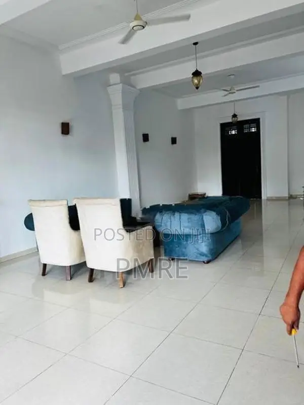 Apartment For Rent in Thalawathugoda