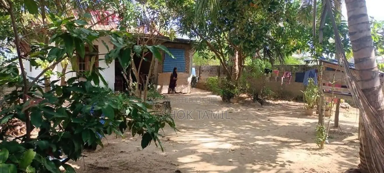 வீட்டுடன் கூடிய காணி விற்பனைக்கு கொம்மாதுறை