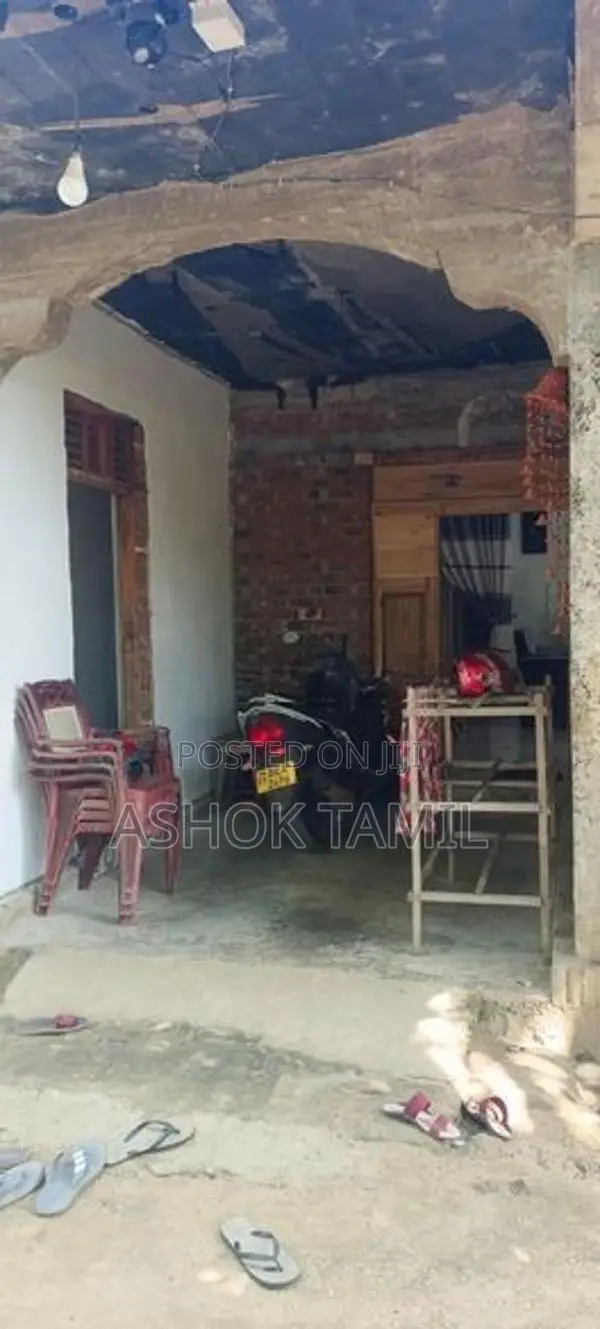வீட்டுடன் கூடிய காணி விற்பனைக்கு கொம்மாதுறை