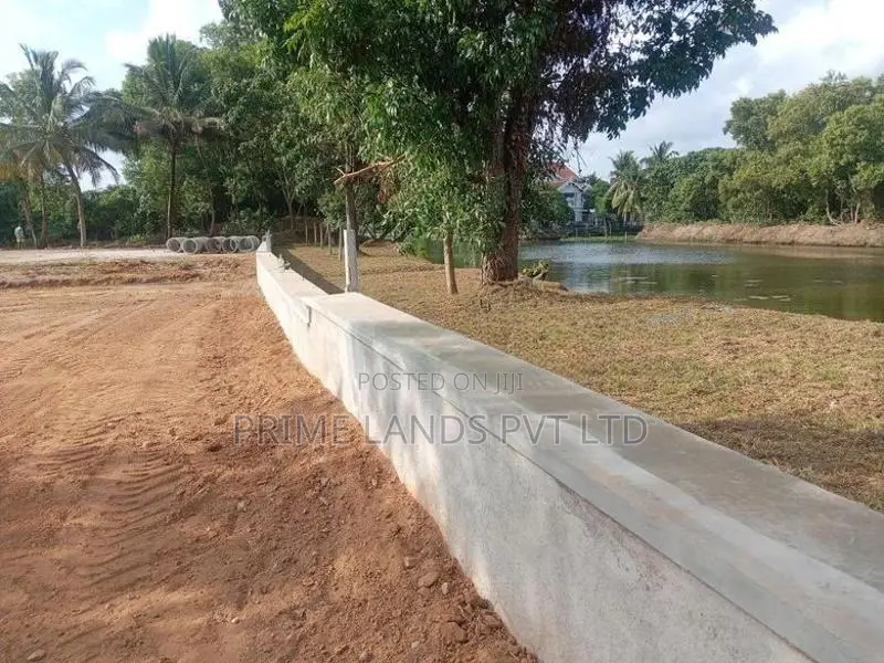 River Facing Land in Kotte