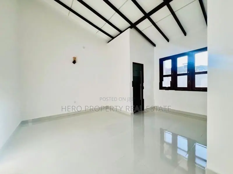 BRND NEW LUXURY SINGLE STORY HOUSE FOR SALE IN ATHURUGIRIYA