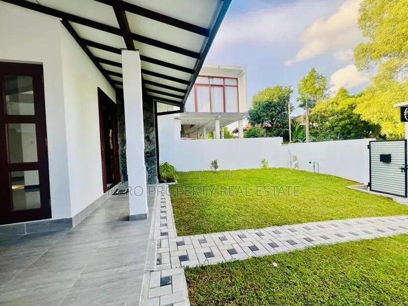 BRND NEW LUXURY SINGLE STORY HOUSE FOR SALE IN ATHURUGIRIYA