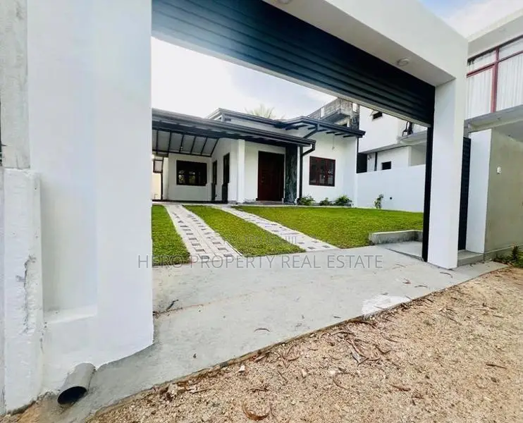 BRND NEW LUXURY SINGLE STORY HOUSE FOR SALE IN ATHURUGIRIYA
