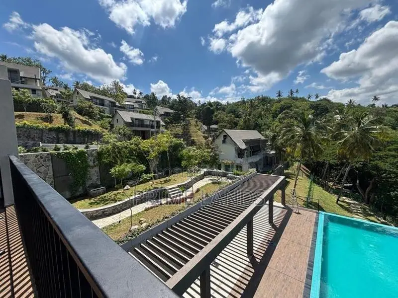 Luxury water villa for Sale in Digana