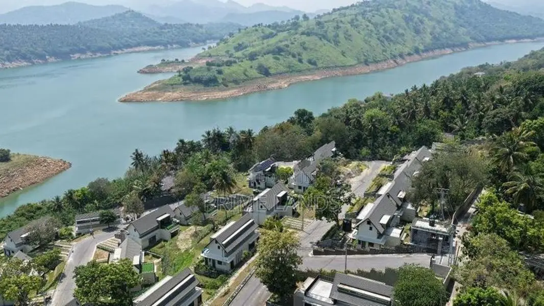 Luxury water villa for Sale in Digana