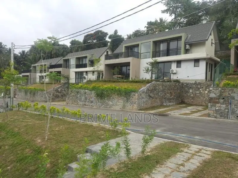 Luxury water villa for Sale in Digana