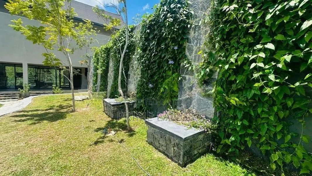 Luxury water villa for Sale in Digana