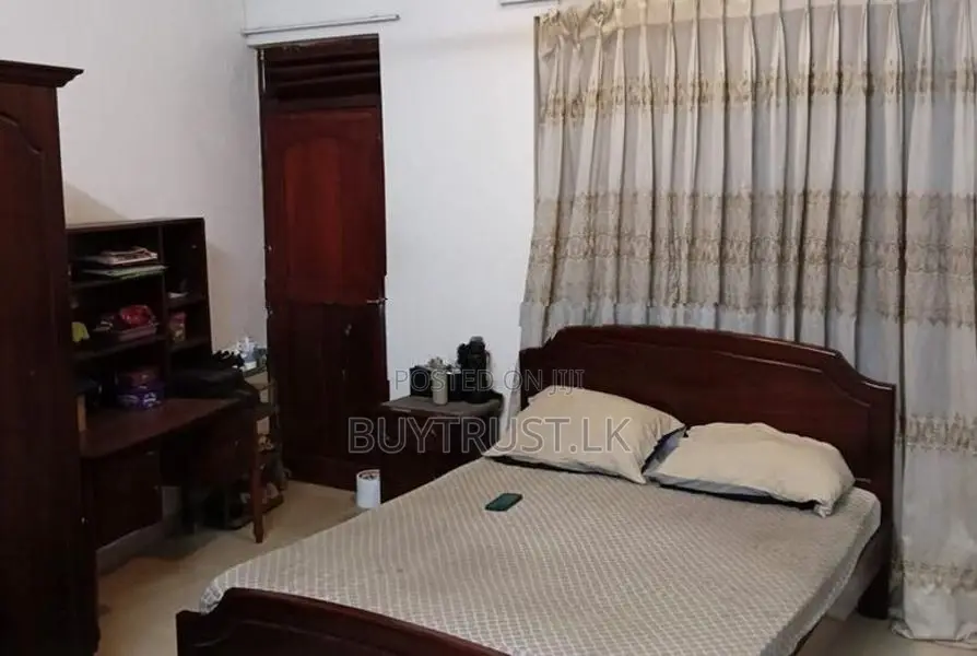 Three Story House for Sale in Colombo 08