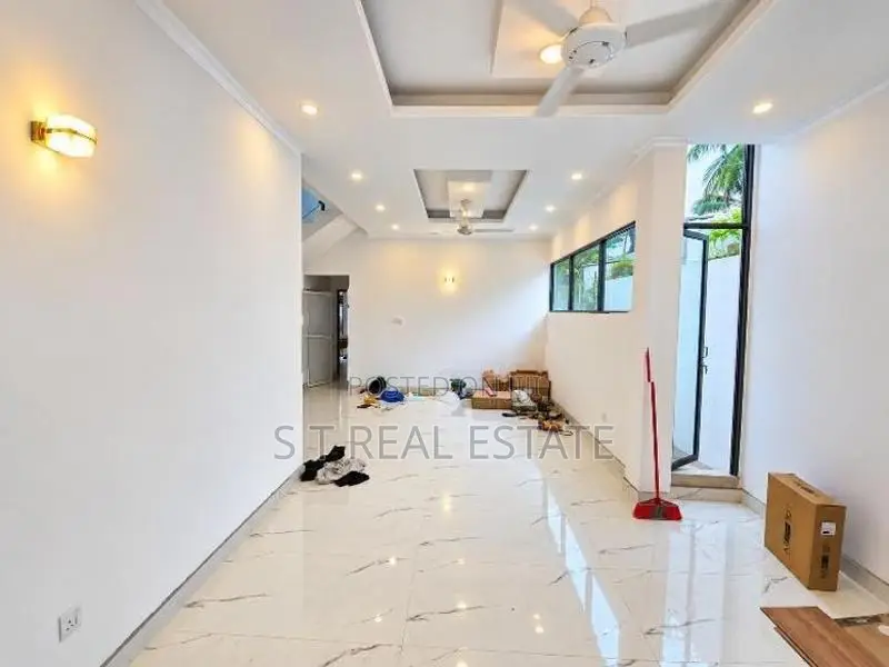 Newly Build Luxury 2-Story House in Kottawa