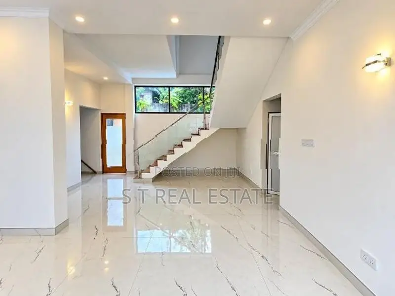 Newly Build Luxury 2-Story House in Kottawa