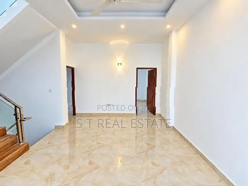 Newly Build Luxury 2-Story House in Kottawa
