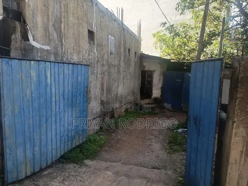 Nawala Koswatta 16.5 Perches of Land with House for Immediate Sale