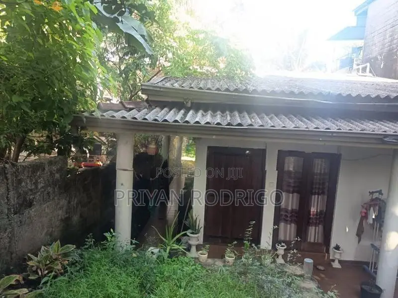 Nawala Koswatta 16.5 Perches of Land with House for Immediate Sale