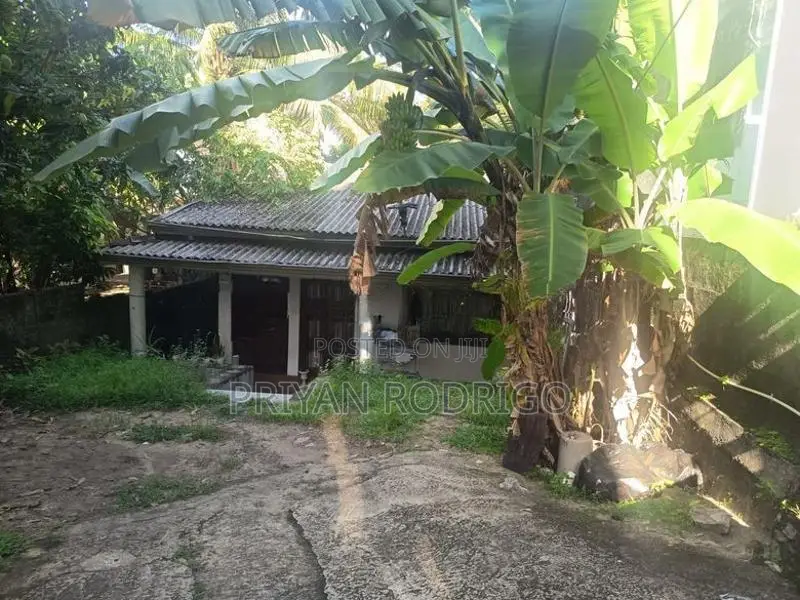 Nawala Koswatta 16.5 Perches of Land with House for Immediate Sale