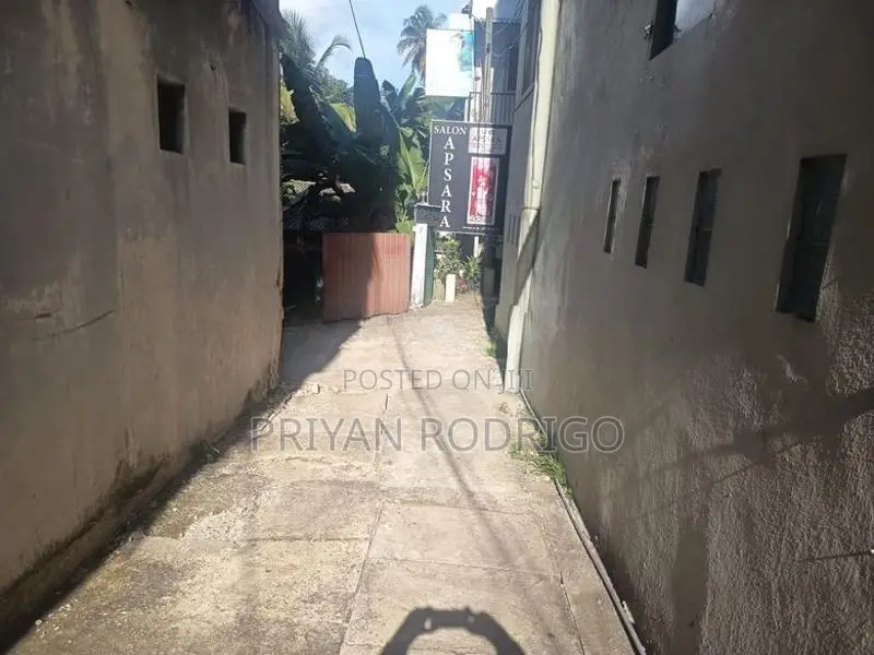 Nawala Koswatta 16.5 Perches of Land with House for Immediate Sale