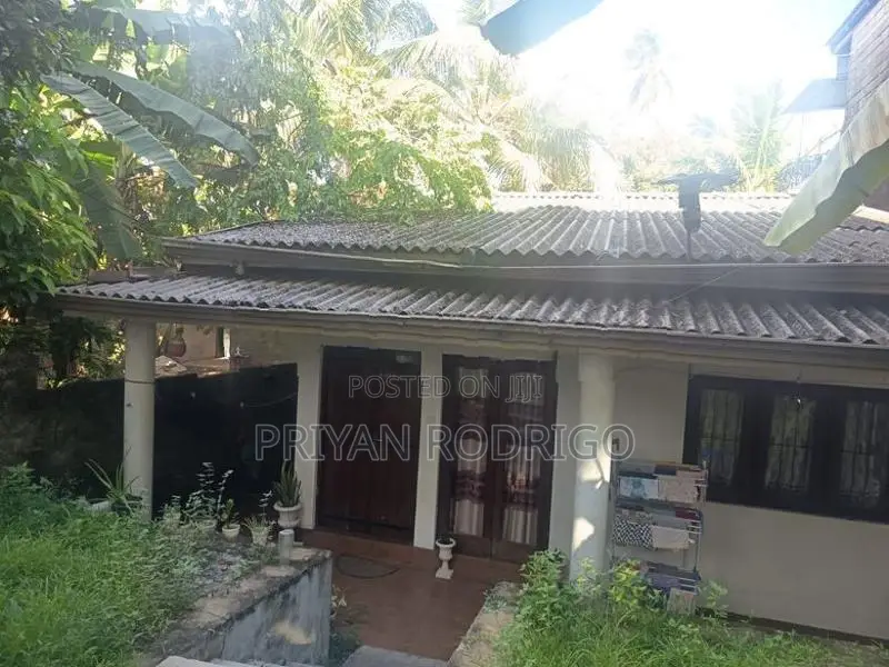 Nawala Koswatta 16.5 Perches of Land with House for Immediate Sale