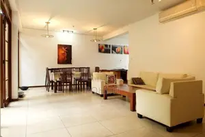 4 Bedroom Large House In Colombo 05