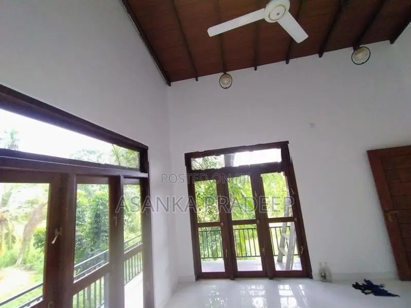 වෙල්‍යායකට මුහුන්ලා පිහිටි අලුතින්ම ඉදිකරන ලද දෙමහල් නිවස විකිනීමටais7