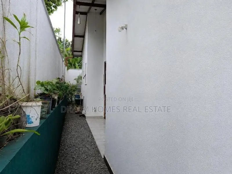3 Bed Luxury House for Sale-Kesbewa