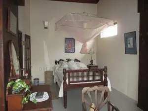 Luxury fully furnished upstairs house for rent - colombo 05