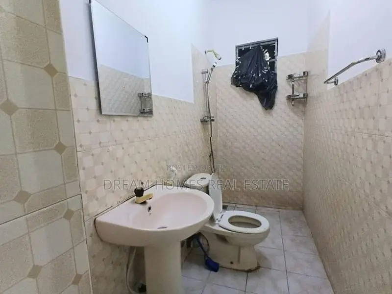 3-Storey House for Rent – Colombo 05