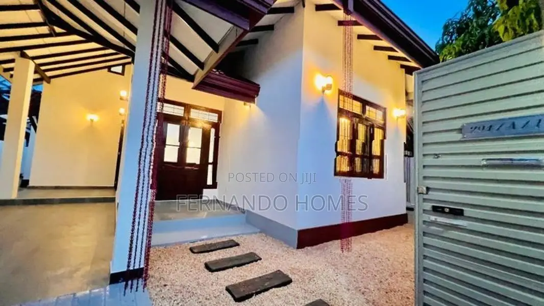 Exclusive Deeds With Nice House For Sale In Negombo Daluwakotuwa