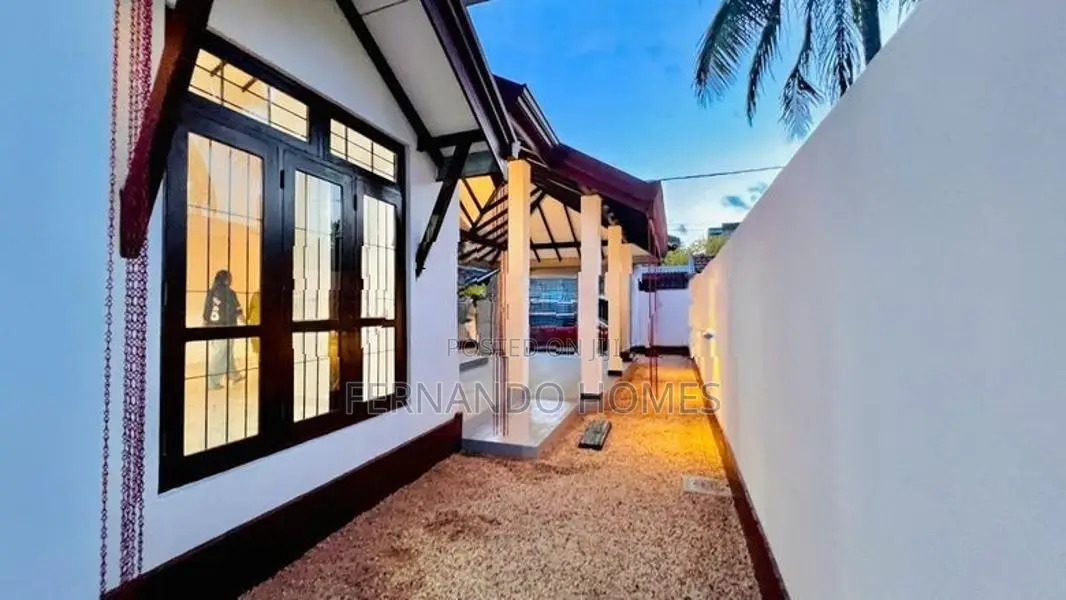 Exclusive Deeds With Nice House For Sale In Negombo Daluwakotuwa