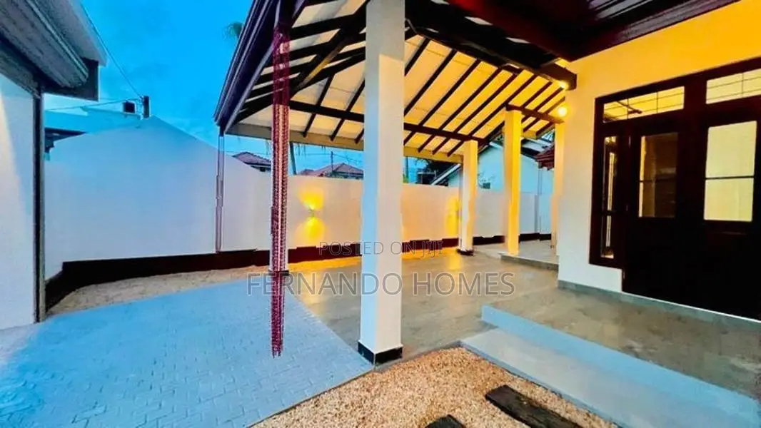 Exclusive Deeds With Nice House For Sale In Negombo Daluwakotuwa