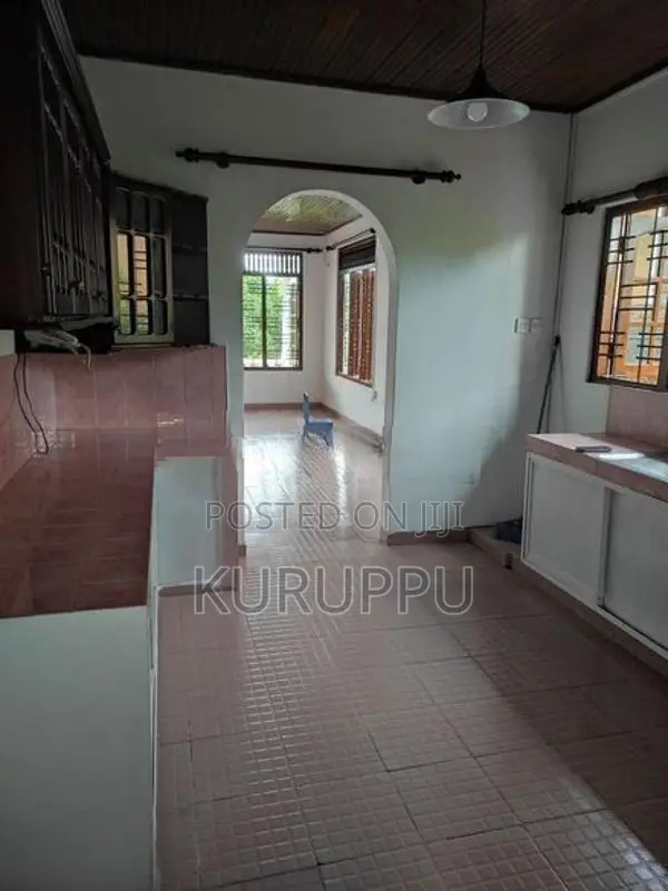Panadura, හිරණ පාරෙන් සියලු පහසුකම් සහිත අගනා නිවසක් කුලියට දීමට ඇත