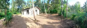 මල්වතු හිරිපිටියෙන් අඩක් නිමකළ නිවසක් සහ ඉඩම විකිණීමට