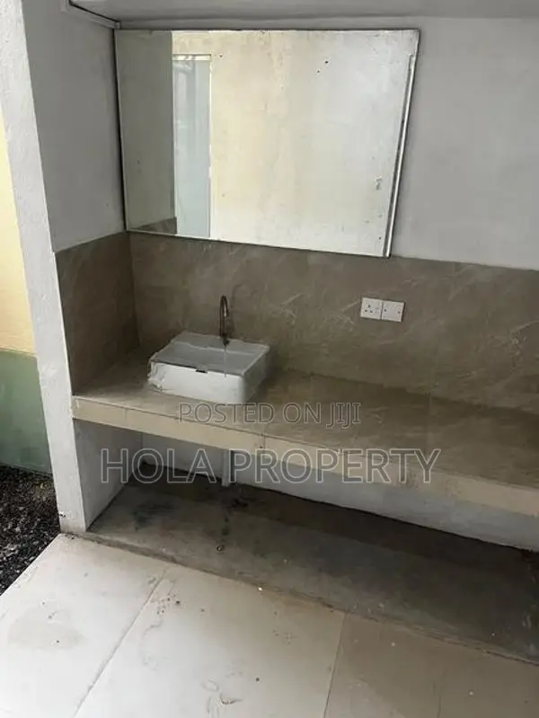 Commercial Space Rent Nugegoda Road Facing Ground Floor