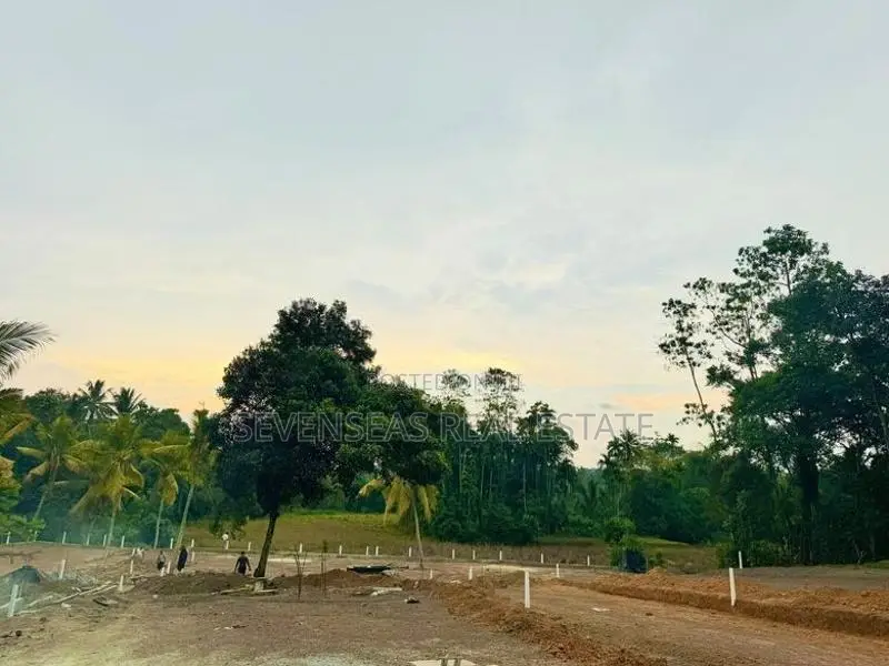 හෝමාගමින්රි නේවාසික බිම් කොටස්