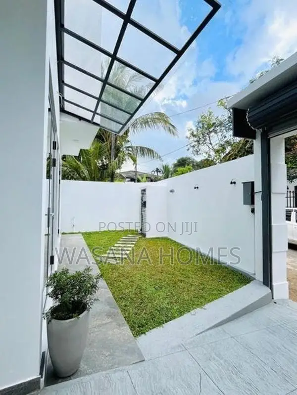 Modern House For Sale Piliyandala