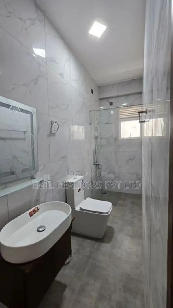 SPACIOUS 4 Bedroom Duplex Apartment for Sale at Colombo 06 (EM011JA)