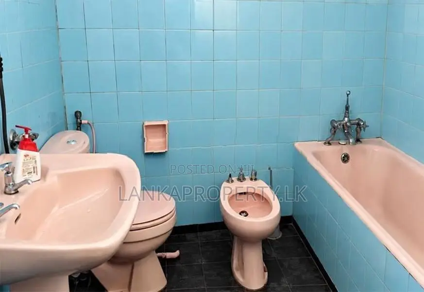 Spacious 7-Bedroom House for Sale in Prime Colombo 10 – Hedges Court