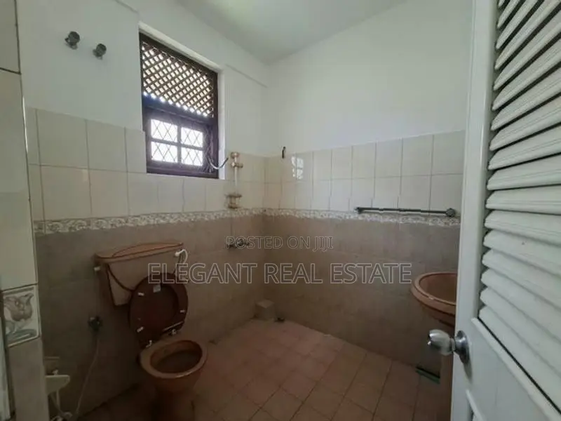Commercial Property For Rent In Colombo 04 (A6706)