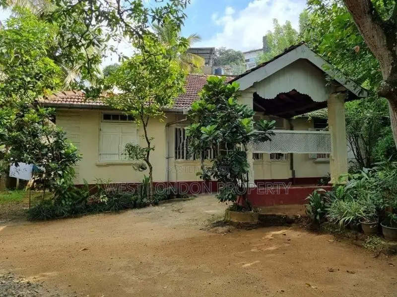 Land With An Old House For Sale – Kandy