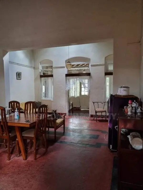 Land With An Old House For Sale – Kandy