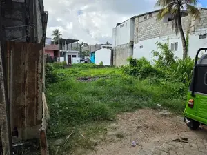 (NL872) 8 Perche Land for Sale in Wellampitiya